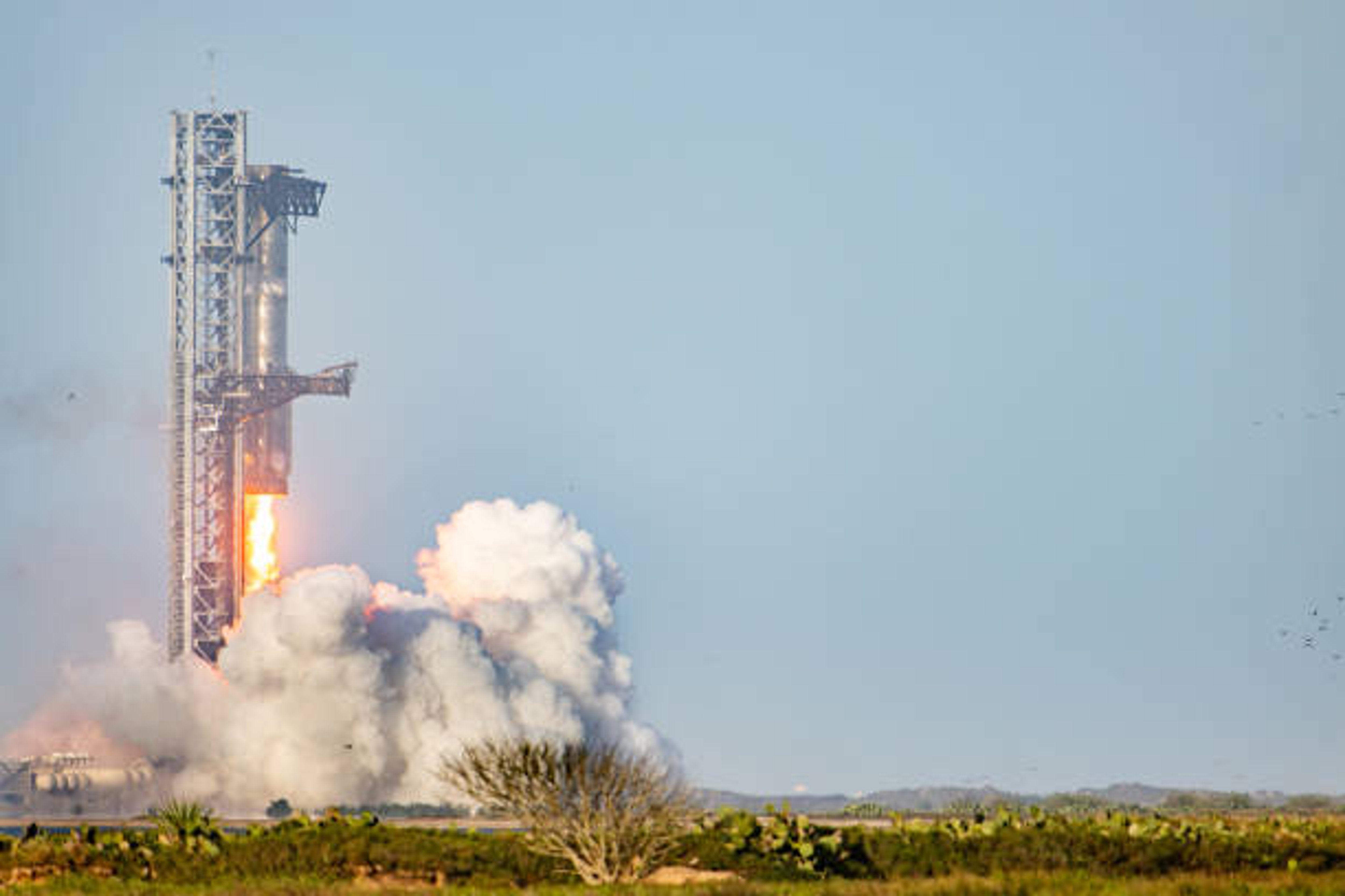 SpaceX’s Starship Completes First Payload Deployment and Successful Splashdown